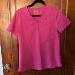 Figs Pink V-Neck Technical Collection Scrub Top Size S